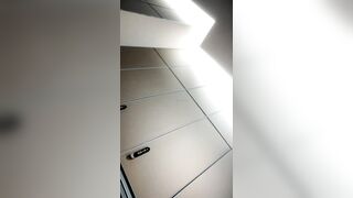 第66話～家庭内入浴クラブ～着替えて入浴して水遊び～巨乳をロックして隠し撮り～6V ipcam (3)