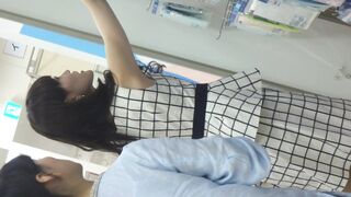 おかずその59 綺麗なお姉さんフラッシュ撮りパンチラ voyeur jp