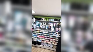 お姉さんの逆さパンチラ動画 静止画 １９２ voyeur jp 01
