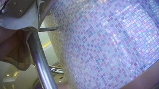 ピンクのテカp女子大生の腰掛け逆さ撮り voyeur jp