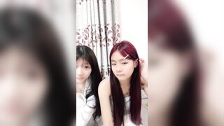 トップクラスの女子高生[08 リリ]が親友をアダルトエンターテイメント業界に連れて行く。超巨乳。膣を開くために開脚する。 china 1 01-050626