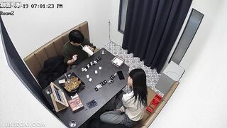 [신작] 손님들이 섹스를 하고, 여자 점장도 섹스를 합니다. 젊은 여성이 남자친구에게 오럴 섹스를 해 주고, 여자 점장은 정오에 남자친구와 korean porn vip ipcam