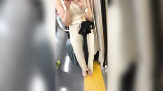 タグが透けるほど薄い生地でtバック透けてる超美女 voyeur jp
