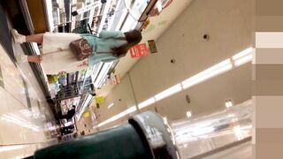 超絶美尻の白ワンピの女の子 光量バッチリ voyeur jp