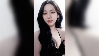 KARINA STROKES COCK 138761 1 KPOP ALLPOP