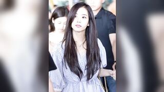 JISOO SHOWS TITS 140753 1 KPOP ALLPOP