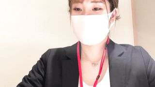 撮影バレ 受付のお姉さんがパンスト破って近付いて乳首チラ とにかく痴女⑧ voyeur jp