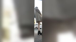 46 イヤホンすると周りが見えない voyeur jp