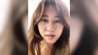 陰毛がたっぷり生えた抑圧された女子大生！[Liliya-77] 小道具を使った自慰、白い精液が自由に流れ出る。 china 1