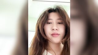 陰毛がたっぷり生えた抑圧された女子大生！[Liliya-77] 小道具を使った自慰、白い精液が自由に流れ出る。 china 2