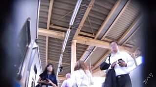パンチラ小人目線 pa to472 電車編 voyeur jp 01