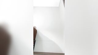 成熟したセクシーなダンサーがハイヒールを履き、魅力的なヒップを披露。小道具や水しぶきも用意！ china 2 01-260626