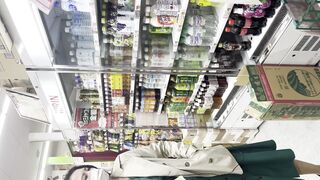 スマホで逆さ撮り155 本屋で超絶美少女ミニスカ女子発見 勃起が収まらず逆さ撮りしちゃったｗｗ 3名収録 voyeur jp