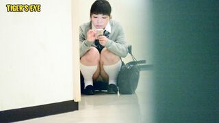 女子校生スカートめくり パンツずり下げムチムチお尻 マ コまる見え part1 voyeur jp