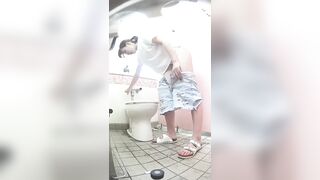 海の洋式トイレを２カメラで撮ってみた ３イベント超美女トイレお着換え乳首足裏の皺まで voyeur jp