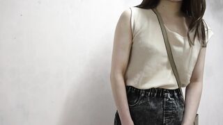 パンツ買取交渉 s級美女にキモがられながら交渉成立 終始嫌がられながらも生乳と生尻をじっくりと拝見 透けパン m字開脚 voyeur jp