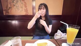 FC2PPV 4931069 ※超剛毛！【初公開】「緊張する…」男性経験かなり少なめの素朴18歳地味子ちゃん。性に目覚め感じる彼女に濃い中出しに成功しました。 jav