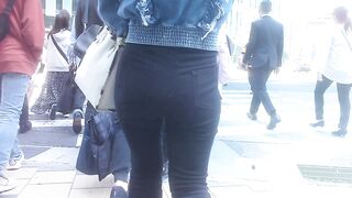 ギャル尻パラダイス5 前編 可愛い黒ピタ小柄ギャルを大追跡 voyeur jp