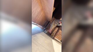 動画 カフェ女子の靴脱ぎ voyeur jp