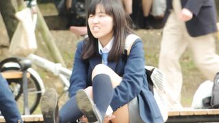 制服姿の可愛いコを発見 ｆｈｄ 大変です パンツが見えてますよ１５ voyeur jp