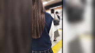 脚が浮く程の囲い 集団痴漢されるカモネギ女子 生 痴漢記録日記vol 116 3人目 voyeur jp