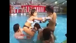 SODの女子社員達が集まる大水泳大会で乱交セックスが行われております
