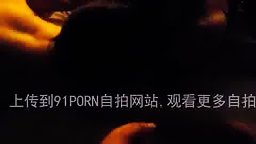 3P看精壮单男操黑丝骚炮友