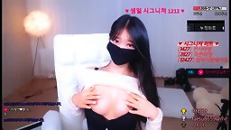 极品美乳妹子，退下衣服玩奶摸逼 很是诱惑