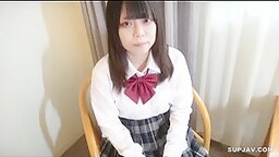 FC2PPV 3591389 【モ無】【顔出し】※本物制服※【その２】人気バンドでボーカルをつとめる低身長で隠れ巨乳なあの-に中出し（1時間4分