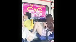 핑크 체크치마 버스 옆샷(원본)
