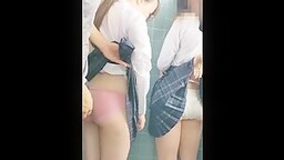 일본 화장실에서 강간당하는 교복녀들_2